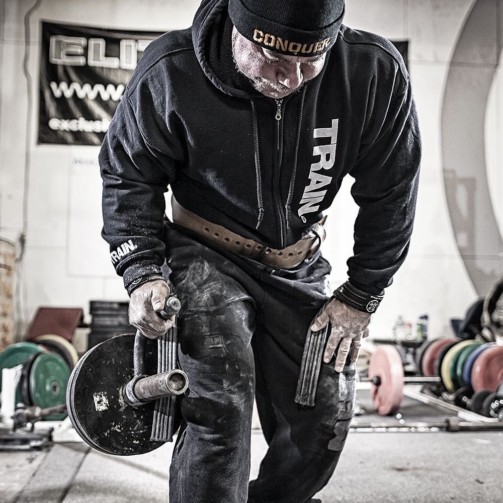 Dave Tate using the elitefts YELLOW JACKET WRIST STRAP