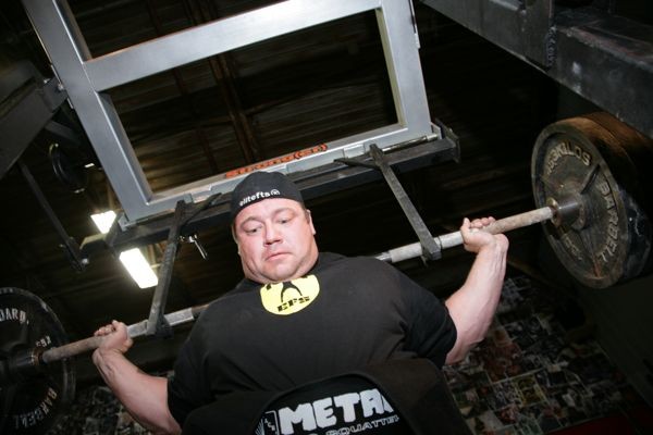 metal-squat