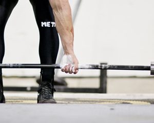 Yury Belkin 924 raw deadlift with no belt!