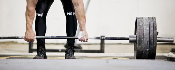 Yury Belkin 924 raw deadlift with no belt!