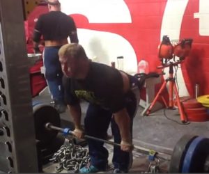 Elitefts™ Deadlifts off Mats with Chains
