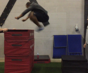 DAILY MOVEMENT - Seated Footslam Box Jump