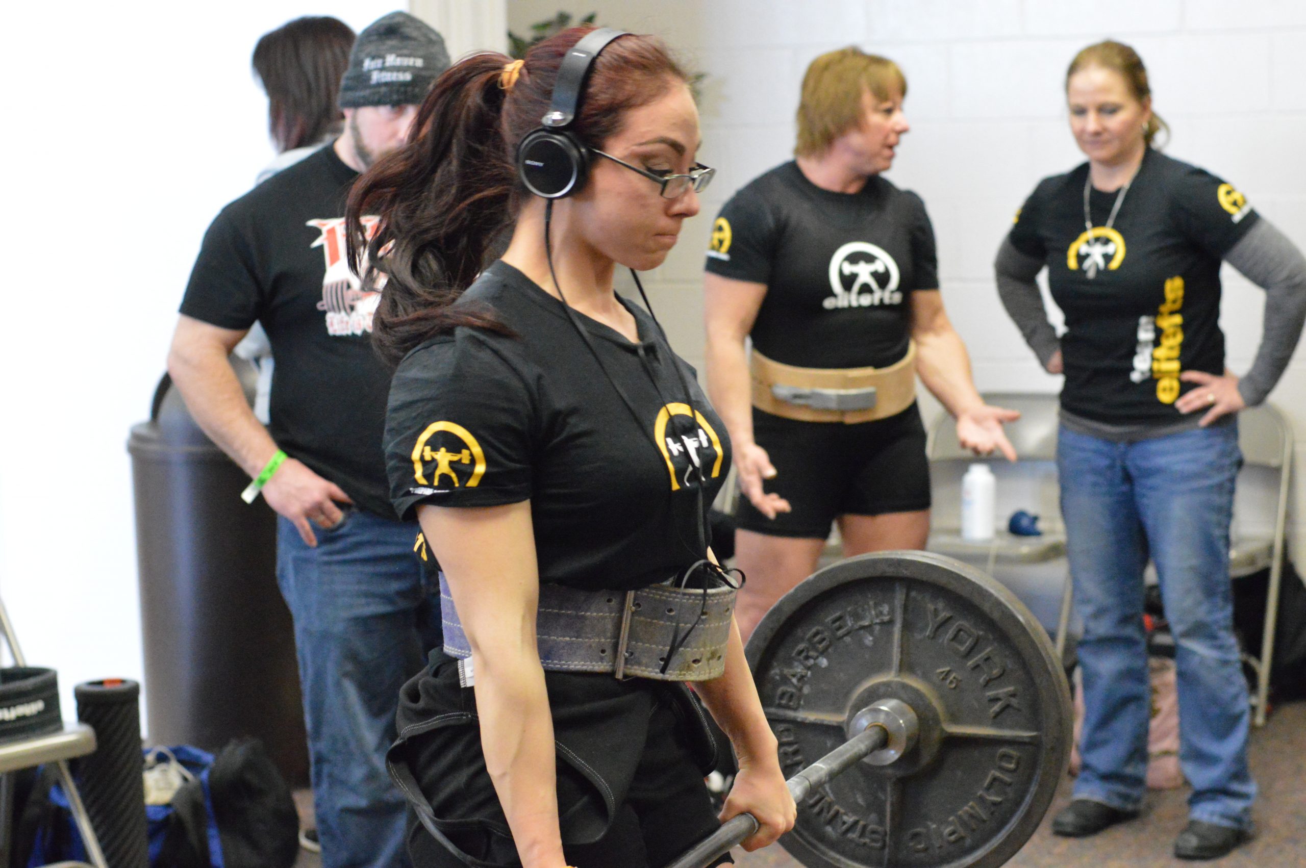 Barbell Sumo Deadlift (female)