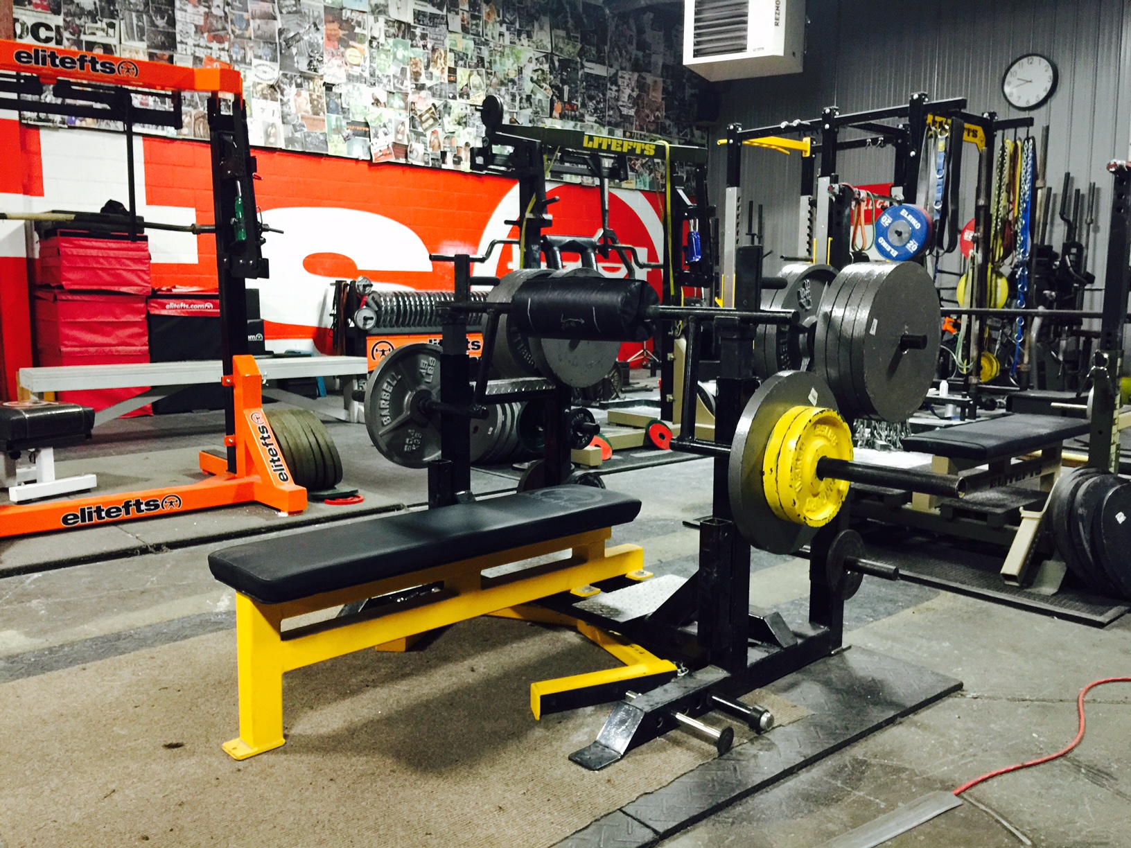 DAILY MOVEMENT - Rackable Cambered Bar into 1/2 Foam Roller vs Chain