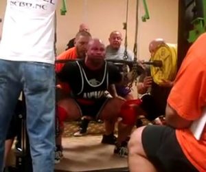 Sam Byrd Breaks All-Time 220 World Squat Record