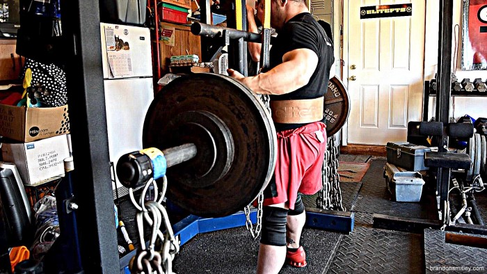 Dynamic Effort Lower: Cambered Bar Speed Squats vs Chains
