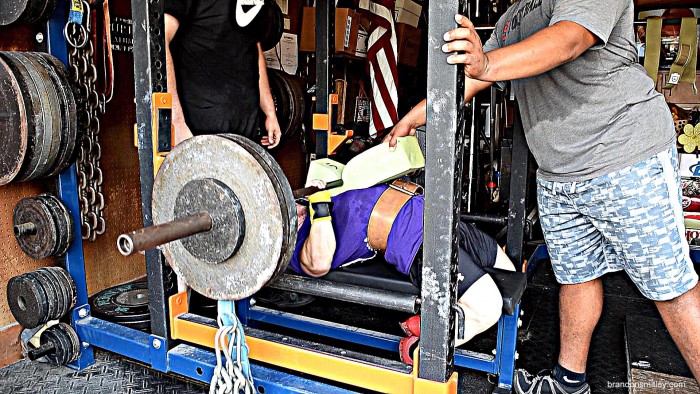 Dynamic Effort Upper: Speed Bench Press vs Chains and Back Accessory