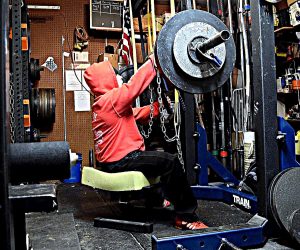 DE Lower: SSB Speed Squats, 315x15 Pause Squats, and More (w/VIDEO)