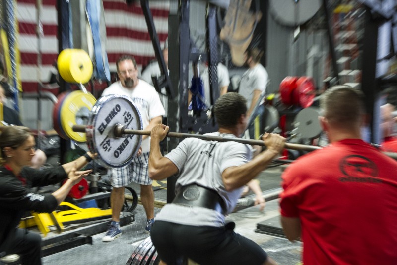 Hip Squatters vs Back Squatters — What is the Proper Way to Squat ...