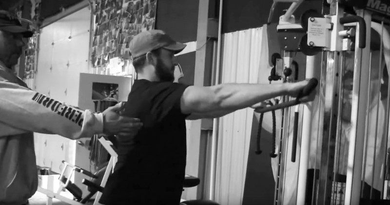 lats bench press