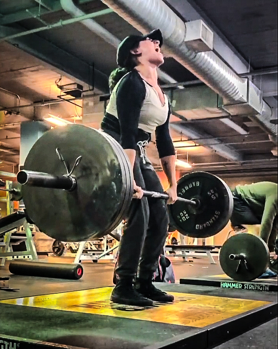 Hot Bicep Girl Deadlifts BIG!