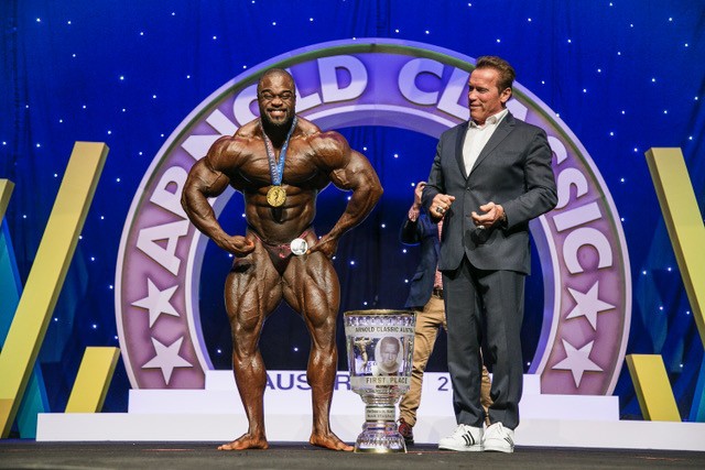 Arnold Classic Australia Winner Brandon Curry and Gov. Arnold Schwarzenegger