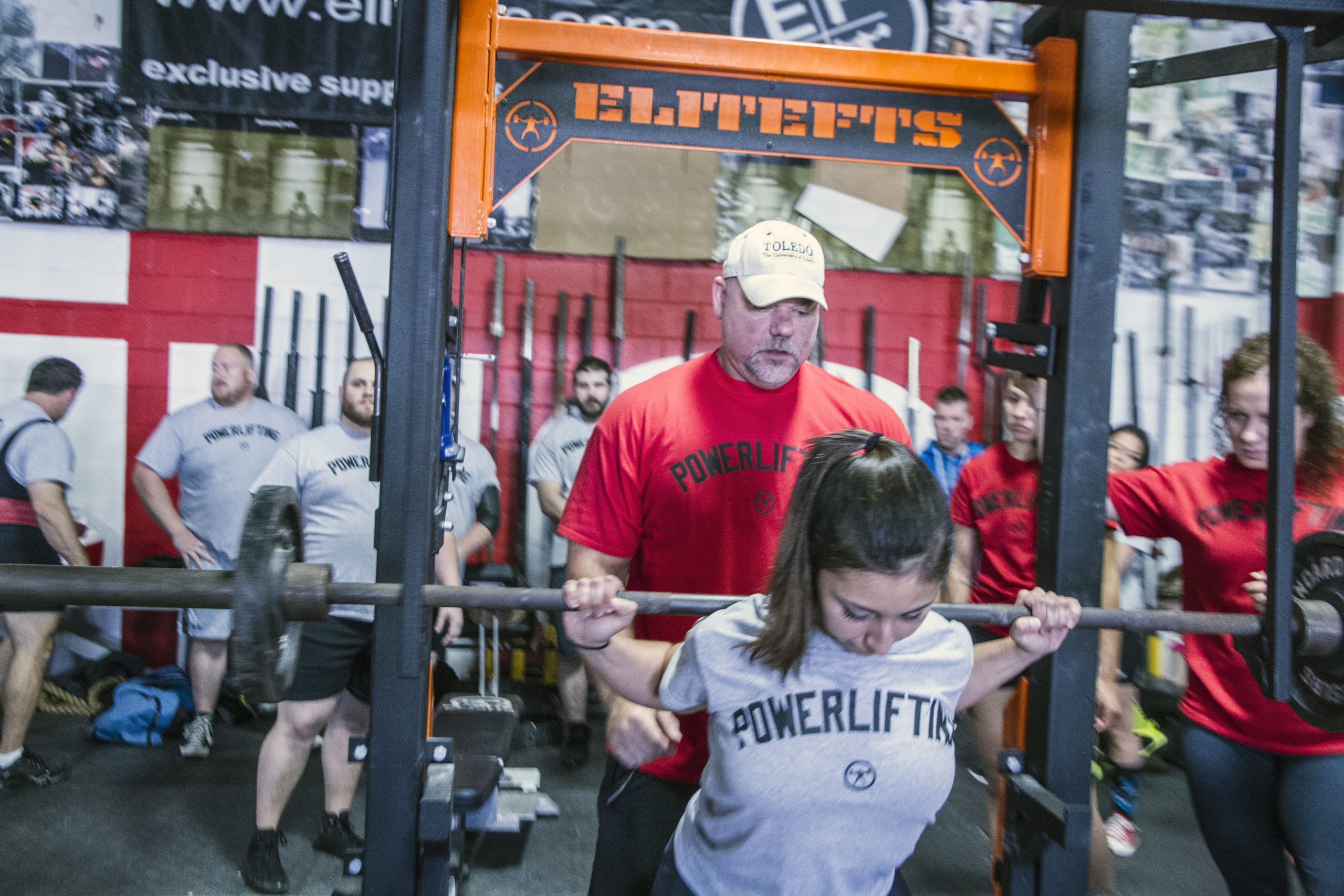 DAILY MOVEMENT - Close Stance Box Squat