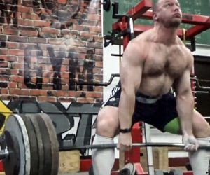 The Hybrid Deadlift Stance