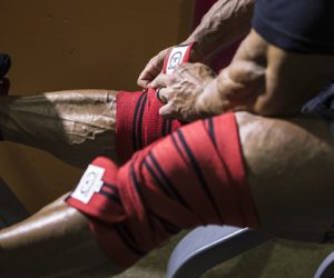 How to Use Knee Wraps to Squat 800 Pounds