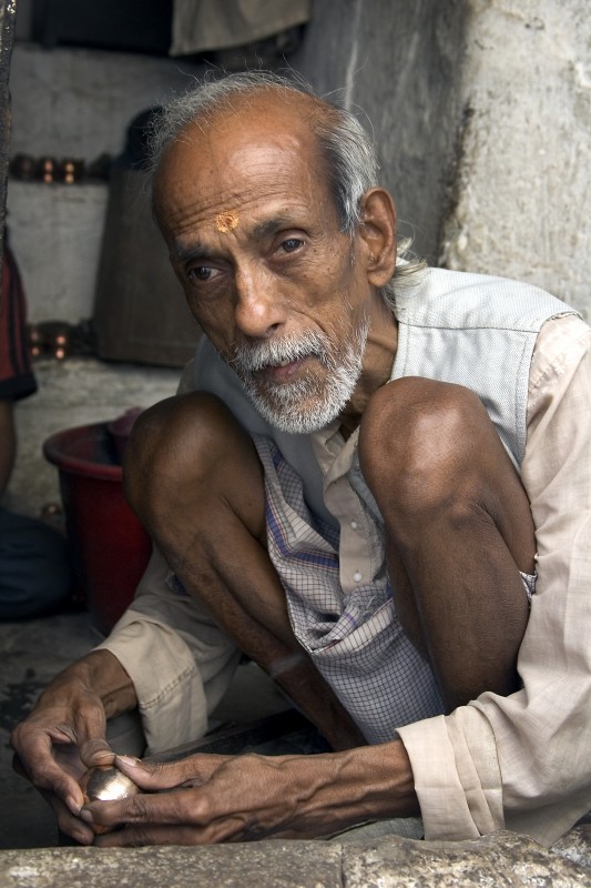 Photo by Jorge Royan. Copper hardware maker (Varanasi, Benares, India). Date	2005. Source	Own work