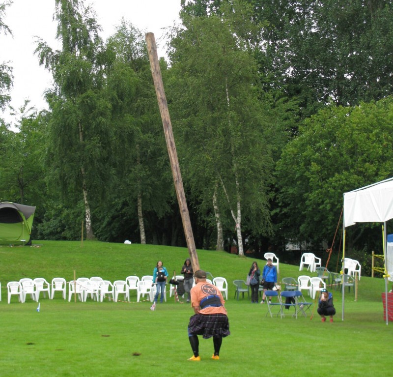 caber toss 2