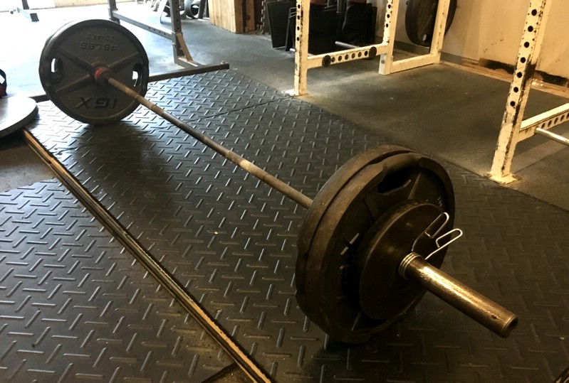 Not awesome deadlifting