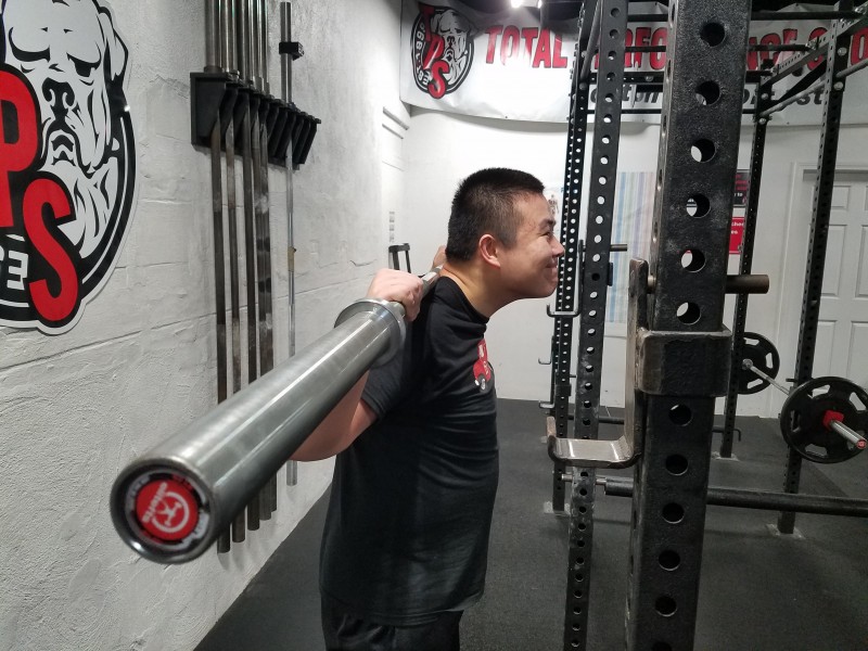 Neck Position in the Squat_Fix common problems_CJ Murphy_elitefts (4)