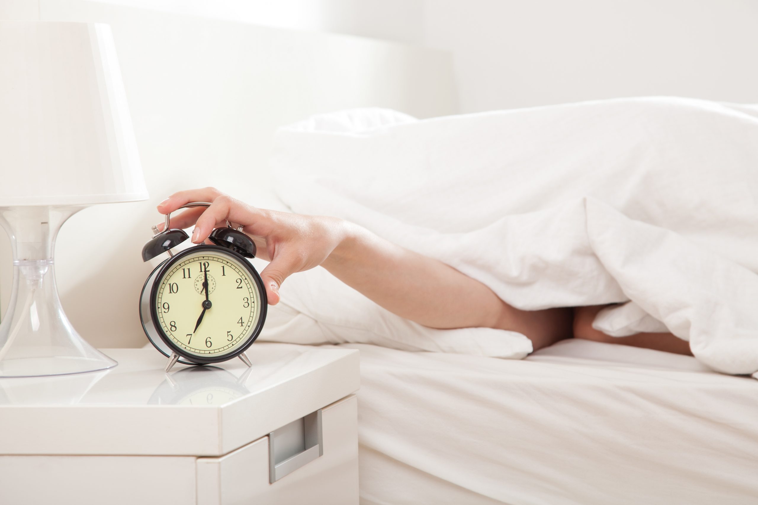 If You Snooze, You'll Lose Fat and Boost Your Productivity