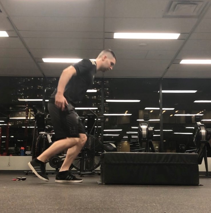 Single leg Box jump start position