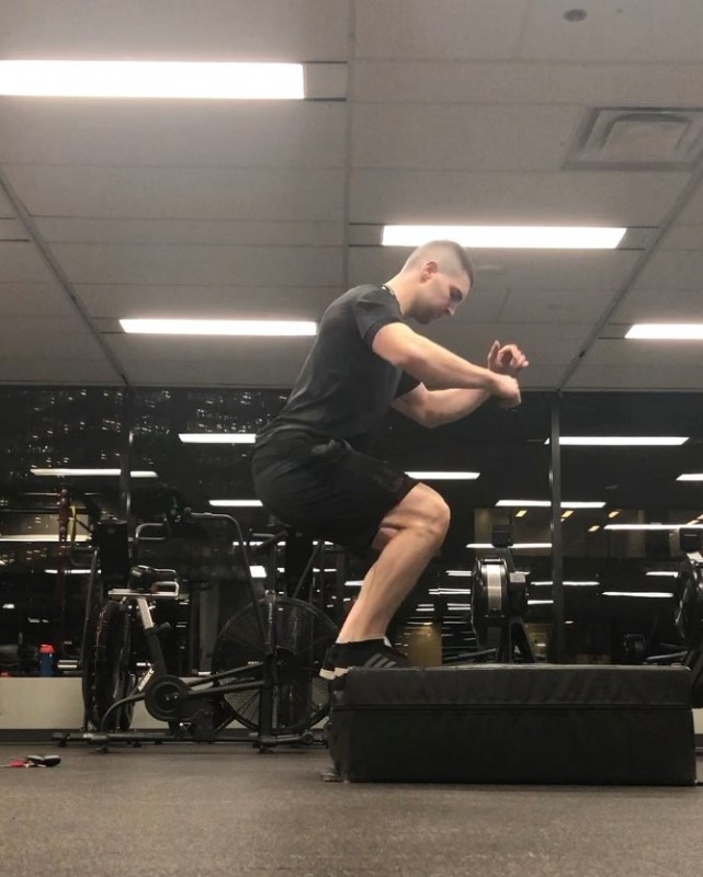 Two leg box jump landing