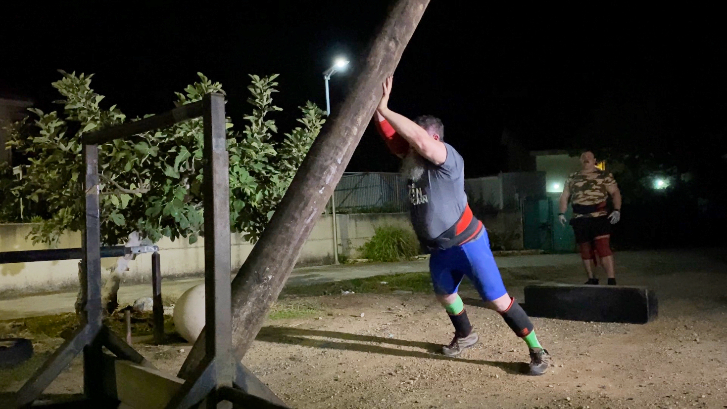 Friday Night Strongman: Weight Releasers and Fingal's Fingers!