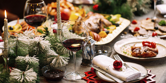 10 Tips for STAYING Lean During the Holidays
